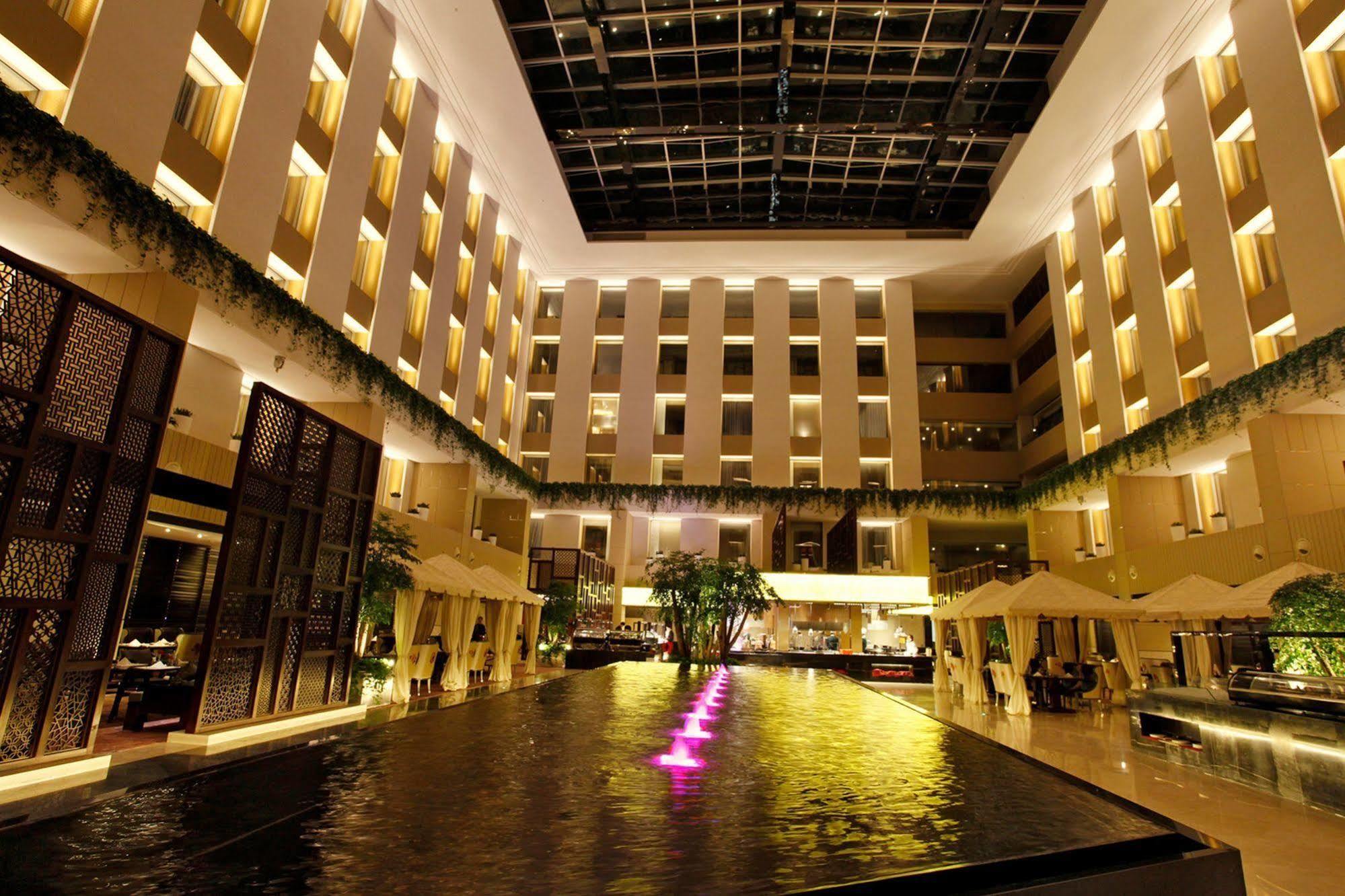 Palace Garden Hotel And Resorts Beijing Exterior foto